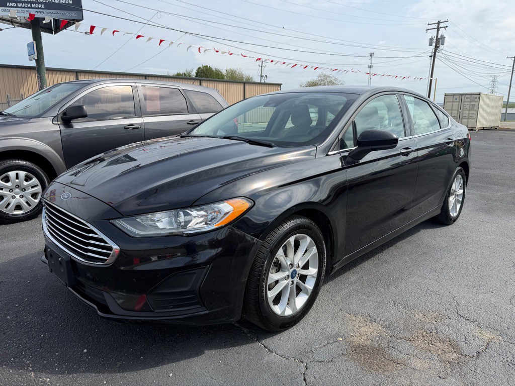 2019 Ford Fusion Image 1