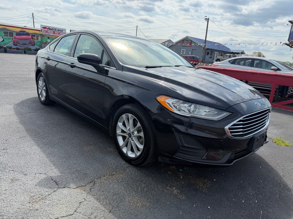 2019 Ford Fusion Image 2