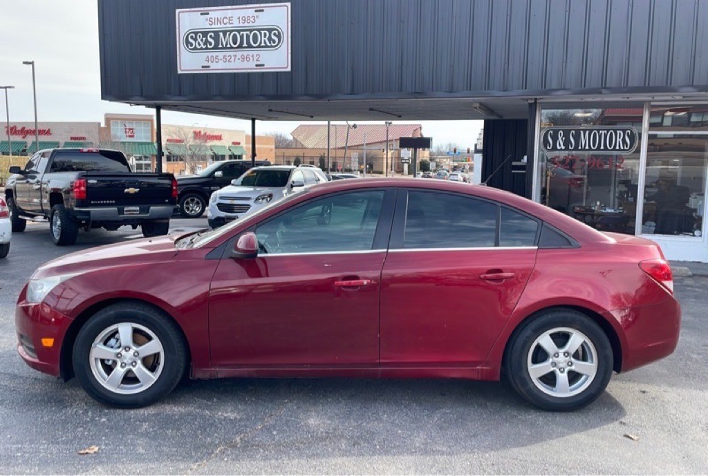 2012 Chevrolet Cruze Image 2