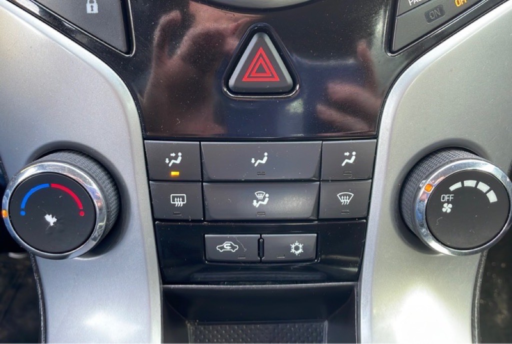 2012 Chevrolet Cruze Image 14