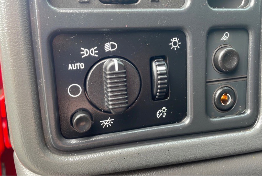 2006 Chevrolet Silverado 1500 Image 10
