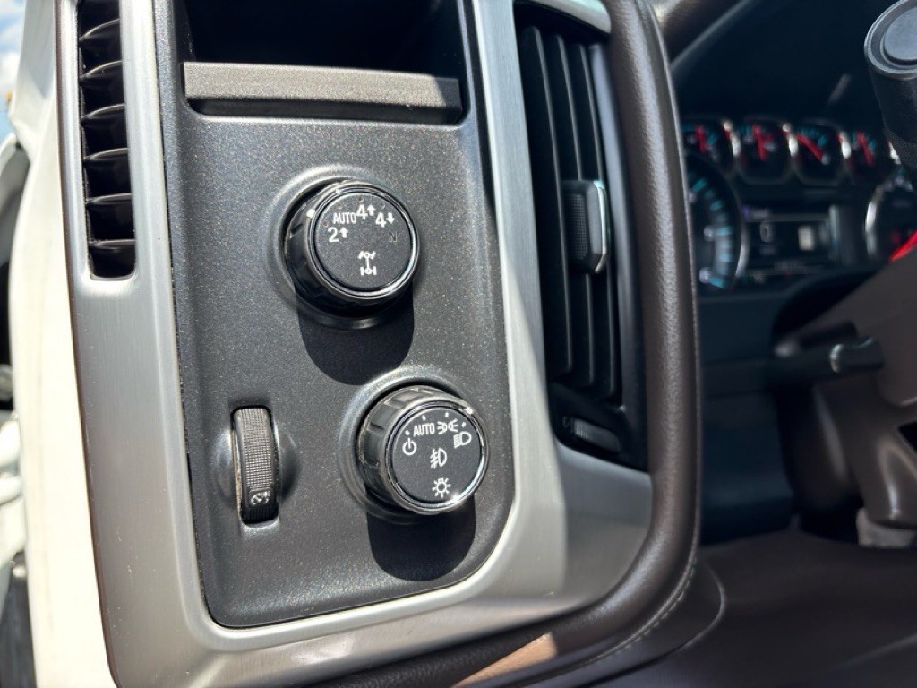 2018 GMC Sierra Image 11