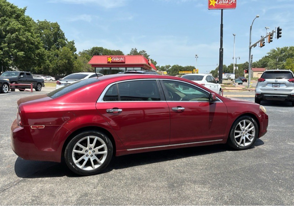 2010 Chevrolet Malibu Image 5