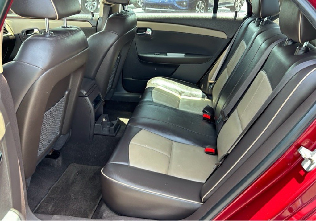 2010 Chevrolet Malibu Image 17