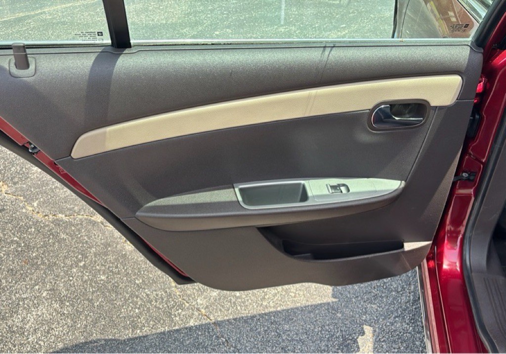 2010 Chevrolet Malibu Image 18