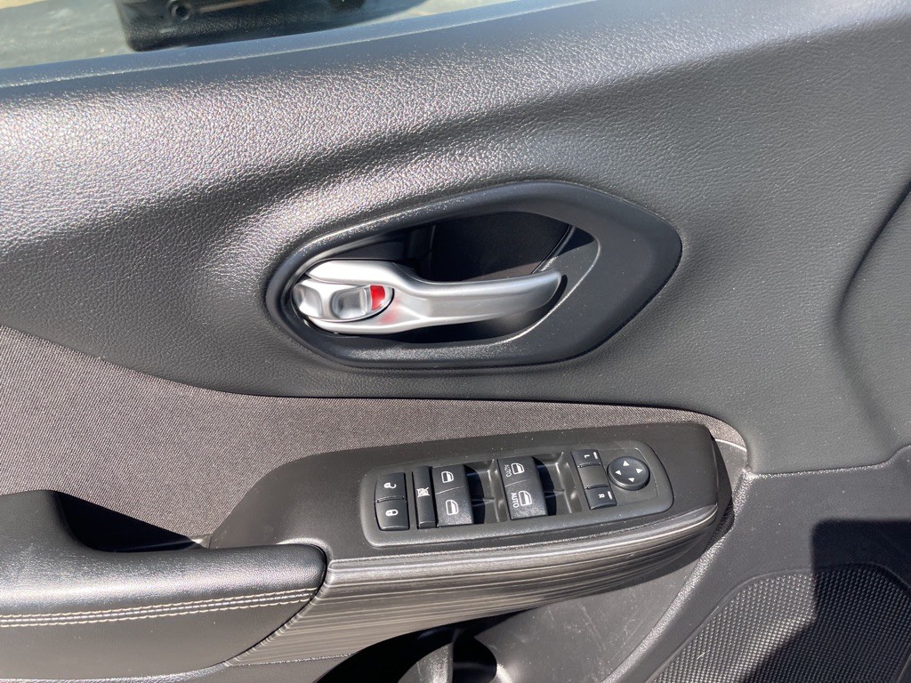 2014 Jeep Cherokee Image 11