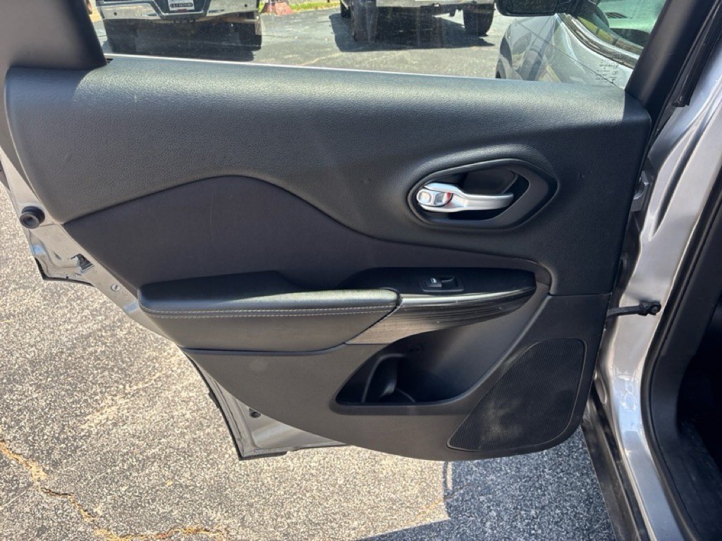 2014 Jeep Cherokee Image 34