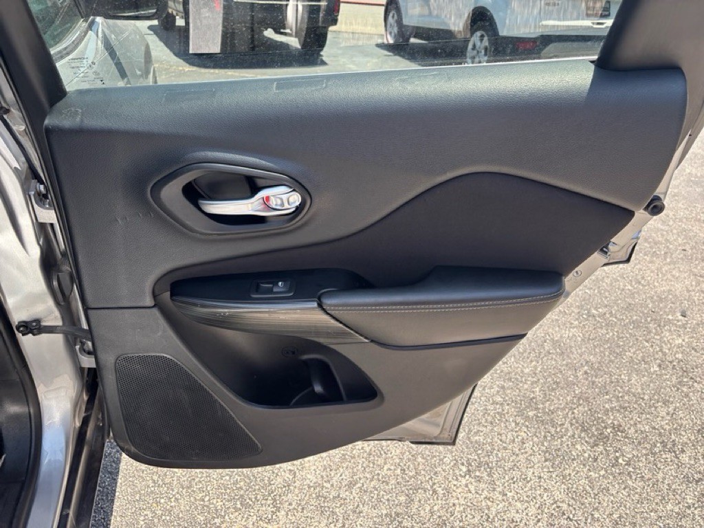 2014 Jeep Cherokee Image 37