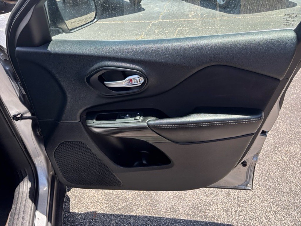 2014 Jeep Cherokee Image 39