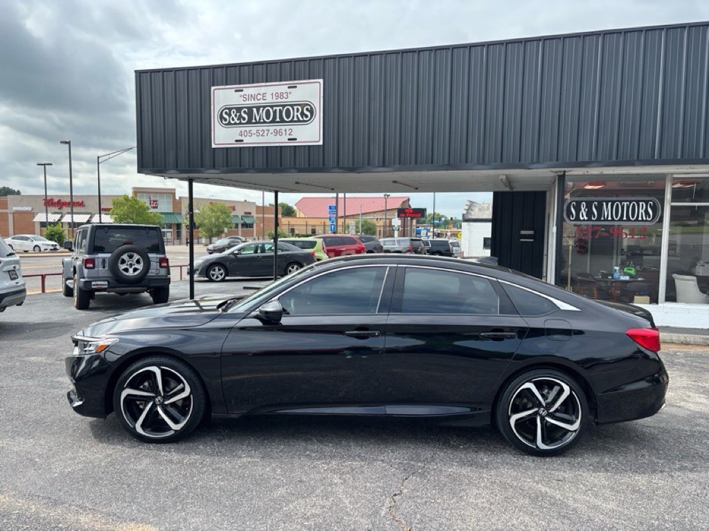 2022 Honda Accord Image 2