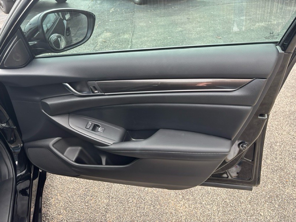2022 Honda Accord Image 24
