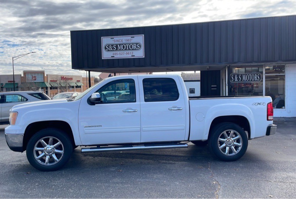 2012 GMC Sierra Image 2