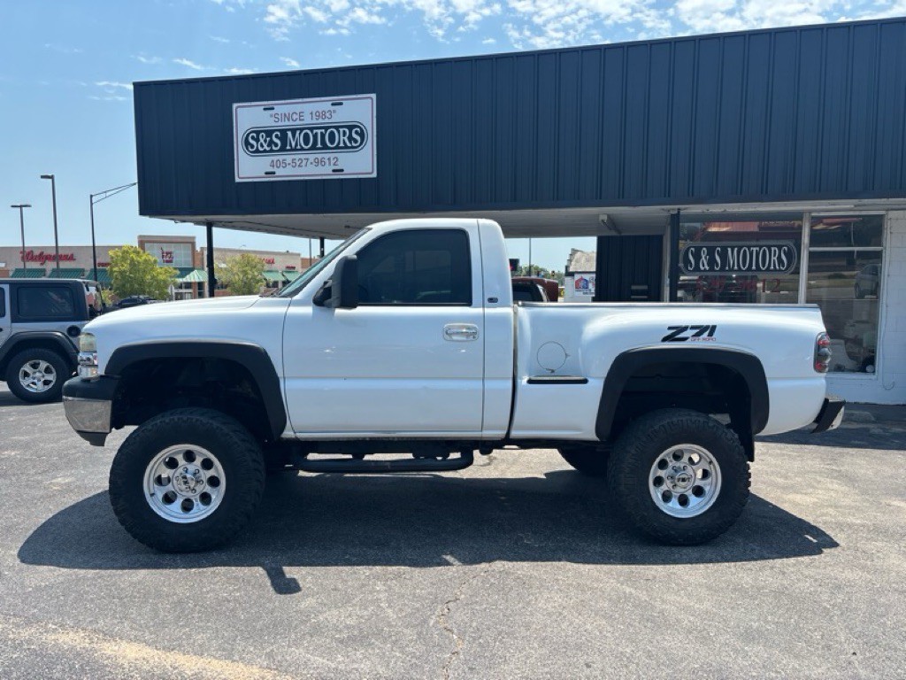 2002 Chevrolet Silverado 1500 Image 2
