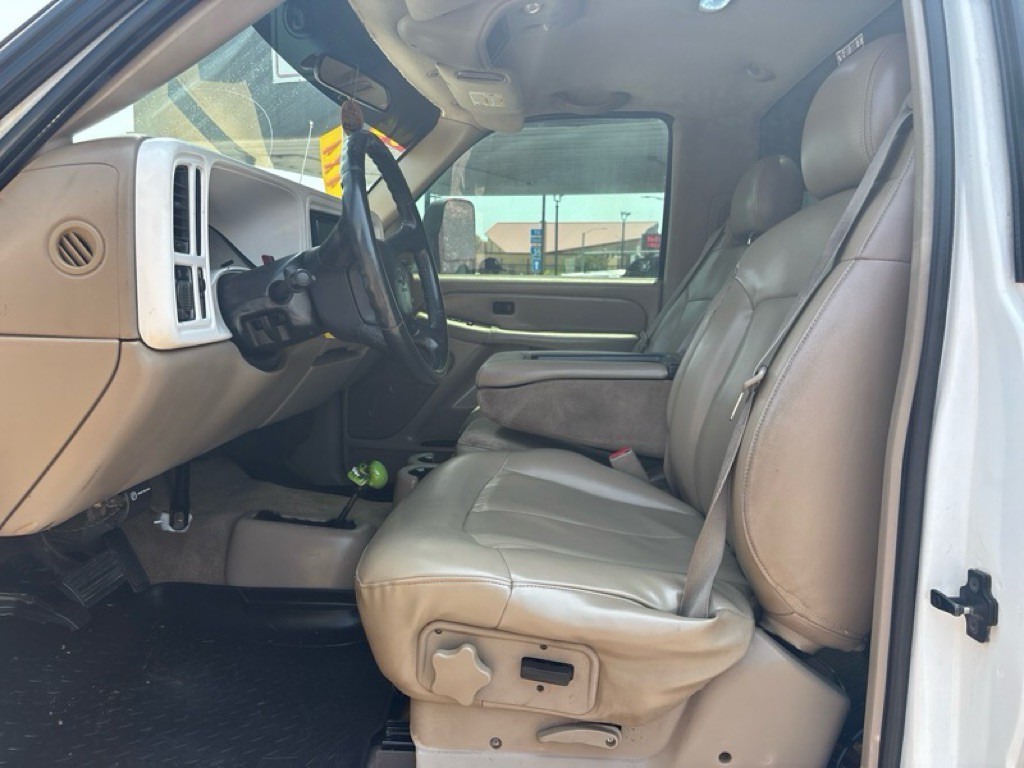2002 Chevrolet Silverado 1500 Image 9