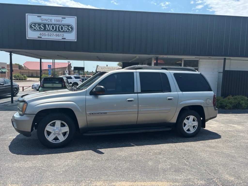 2003 Chevrolet Trailblazer Image 1