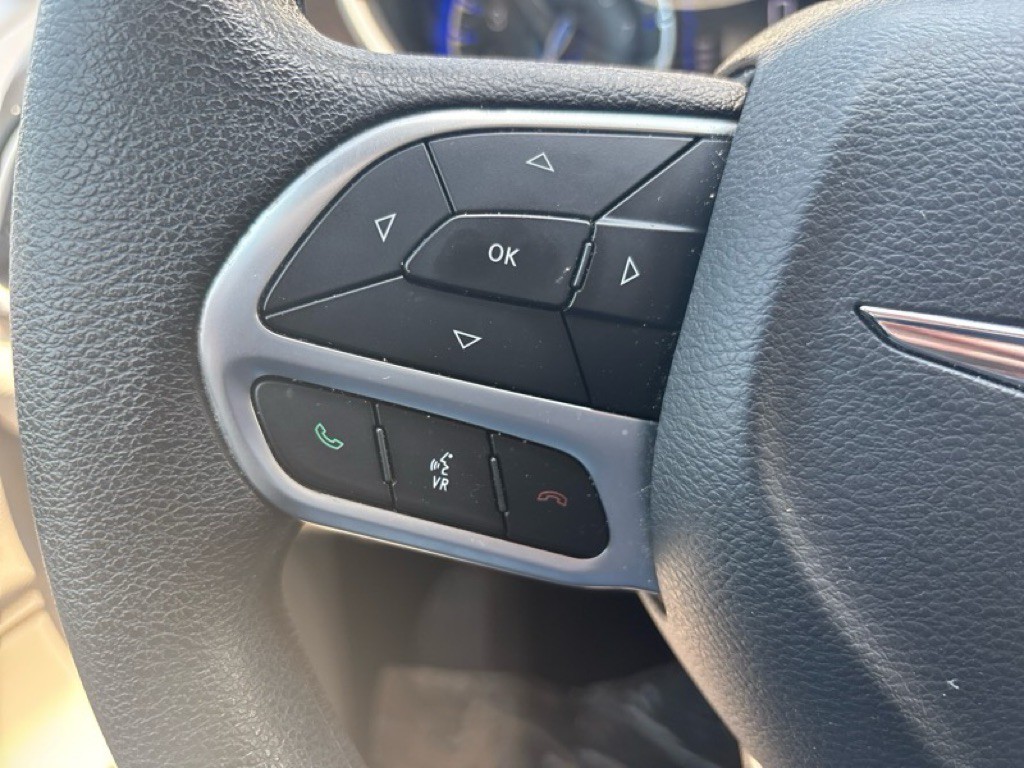 2020 Chrysler Voyager Image 13
