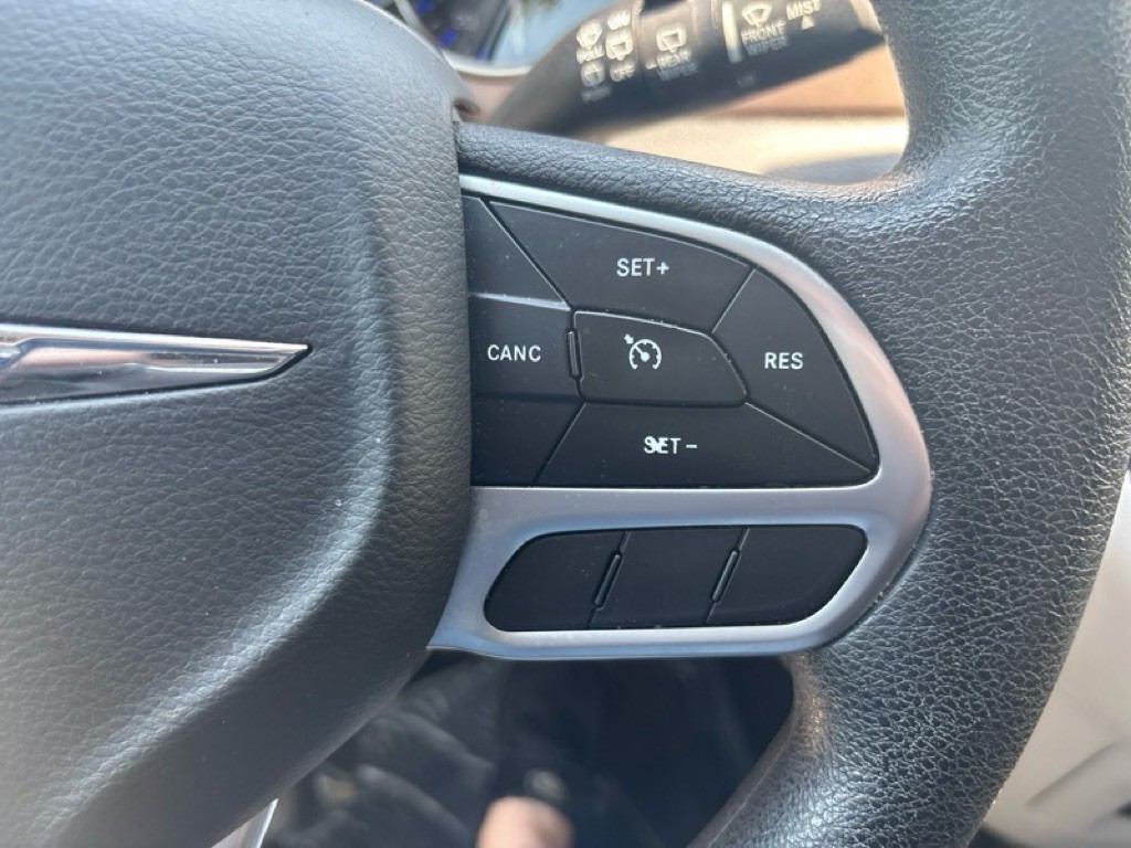 2020 Chrysler Voyager Image 14