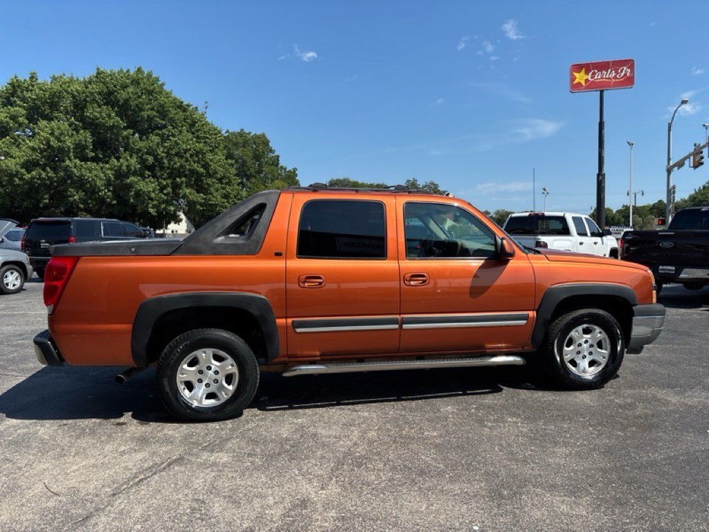 2005 Chevrolet Avalanche Image 5