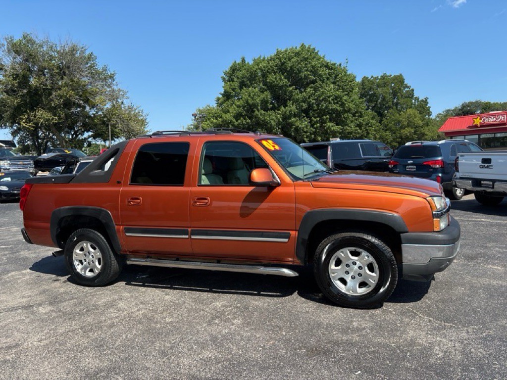 2005 Chevrolet Avalanche Image 7
