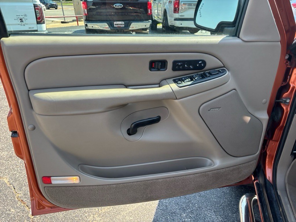2005 Chevrolet Avalanche Image 17
