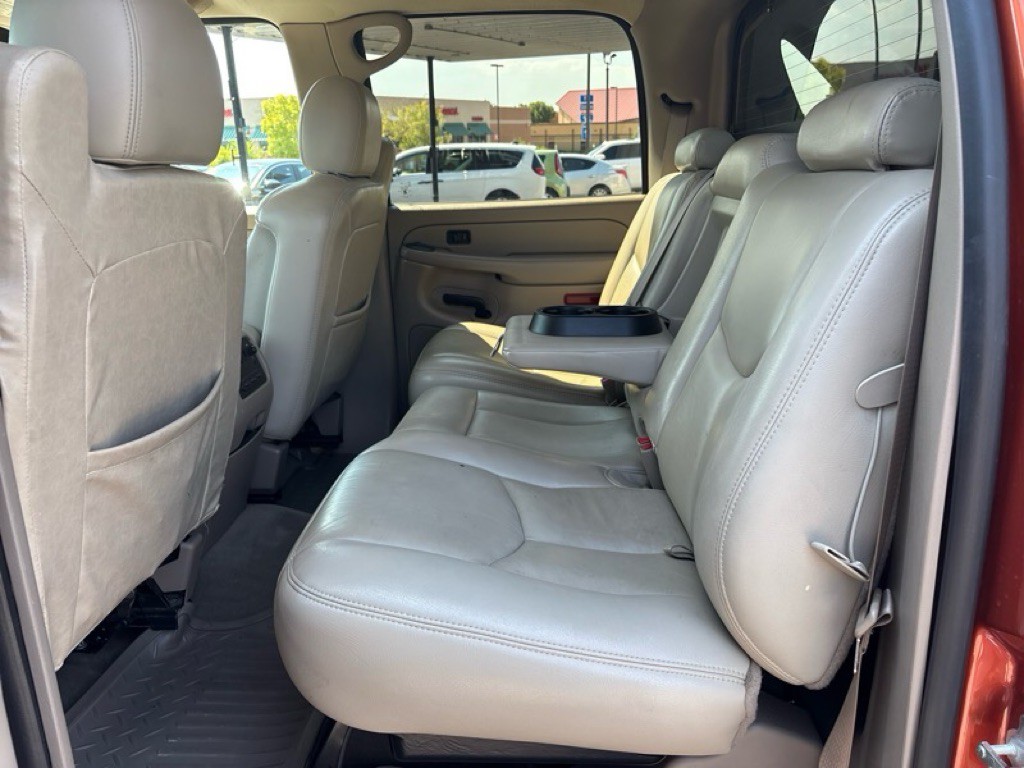 2005 Chevrolet Avalanche Image 18