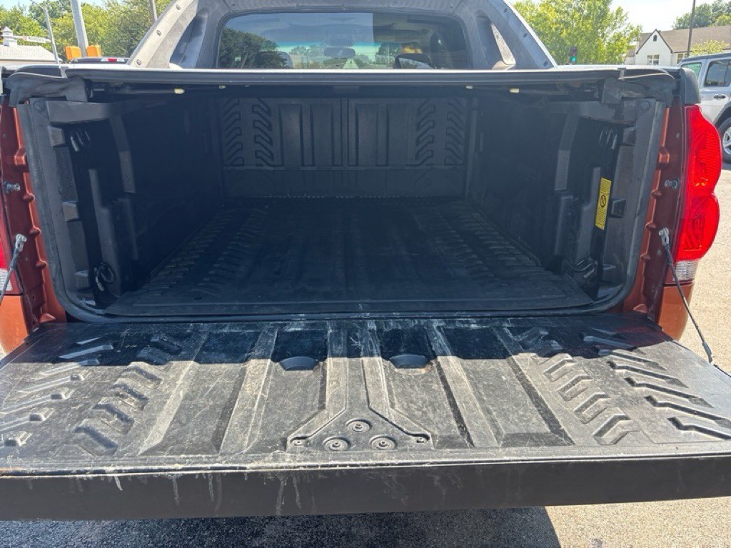 2005 Chevrolet Avalanche Image 20