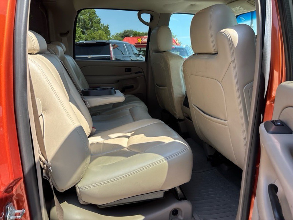 2005 Chevrolet Avalanche Image 21