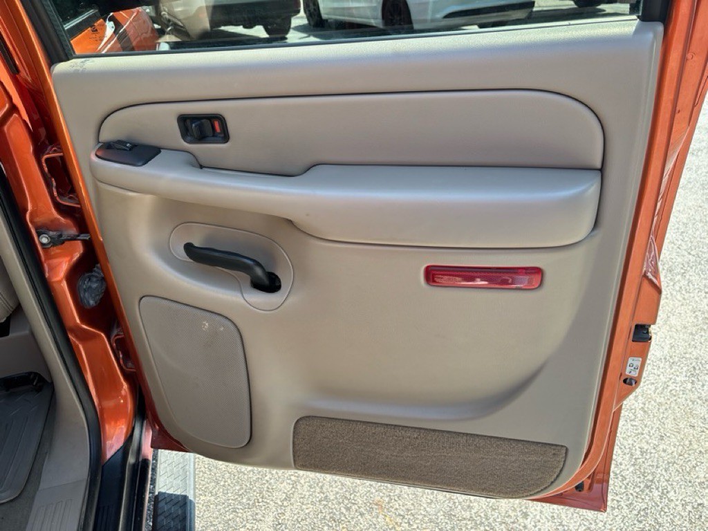 2005 Chevrolet Avalanche Image 22