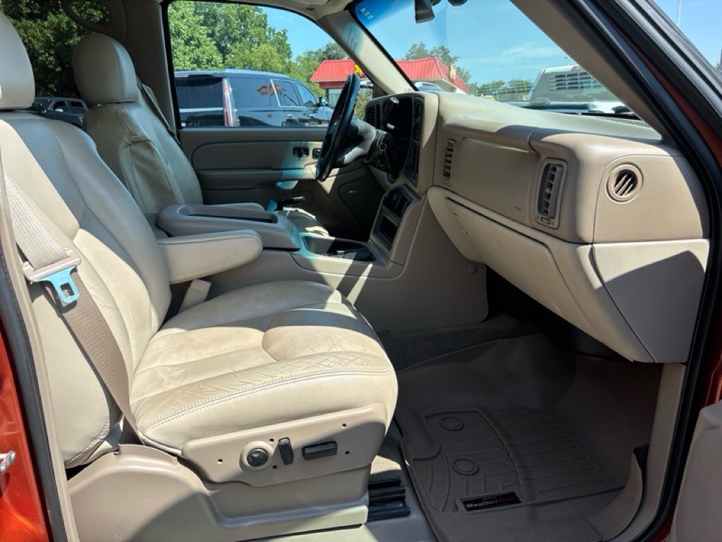 2005 Chevrolet Avalanche Image 23