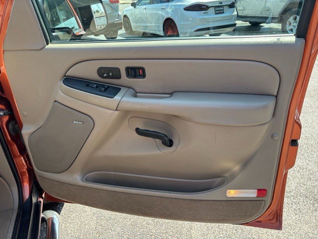 2005 Chevrolet Avalanche Image 24