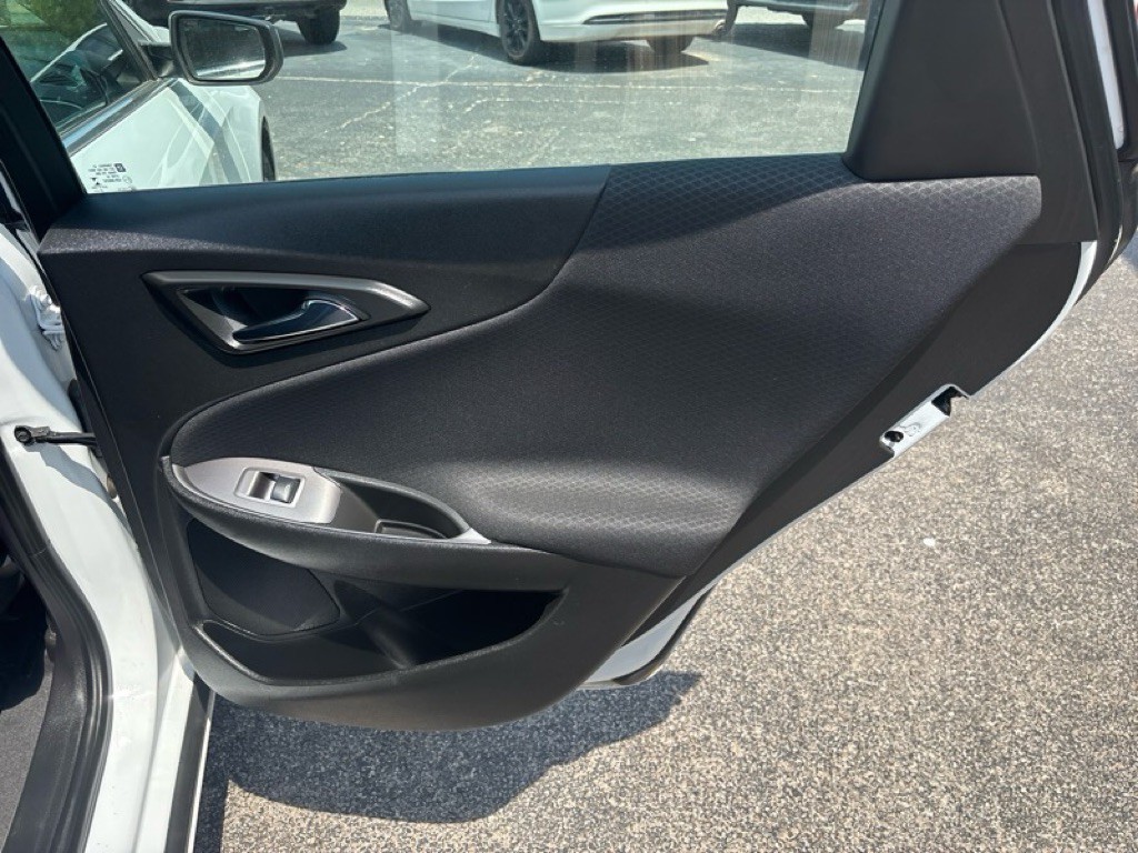 2023 Chevrolet Malibu Image 21