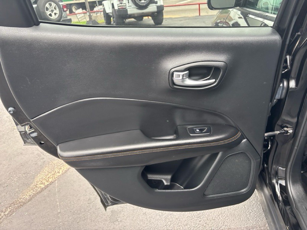 2020 Jeep Compass Image 20