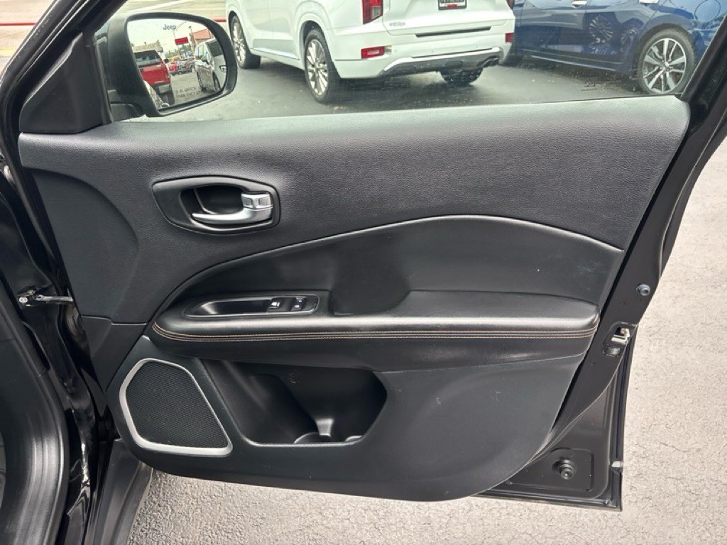 2020 Jeep Compass Image 25