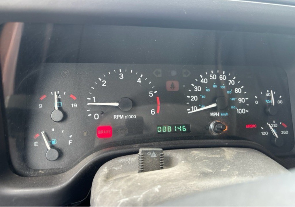 2000 Jeep Wrangler Image 10