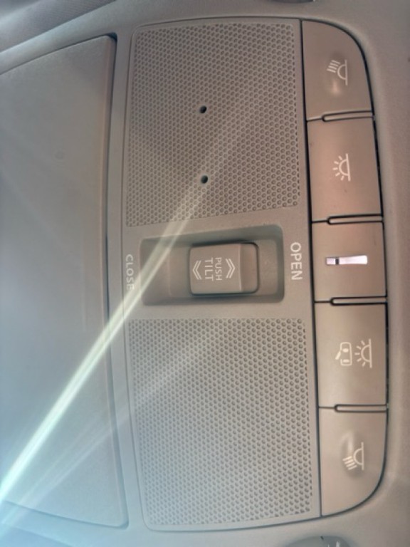 2020 Nissan Maxima Image 18