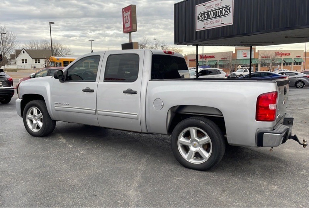 2010 Chevrolet Silverado 1500 Image 3
