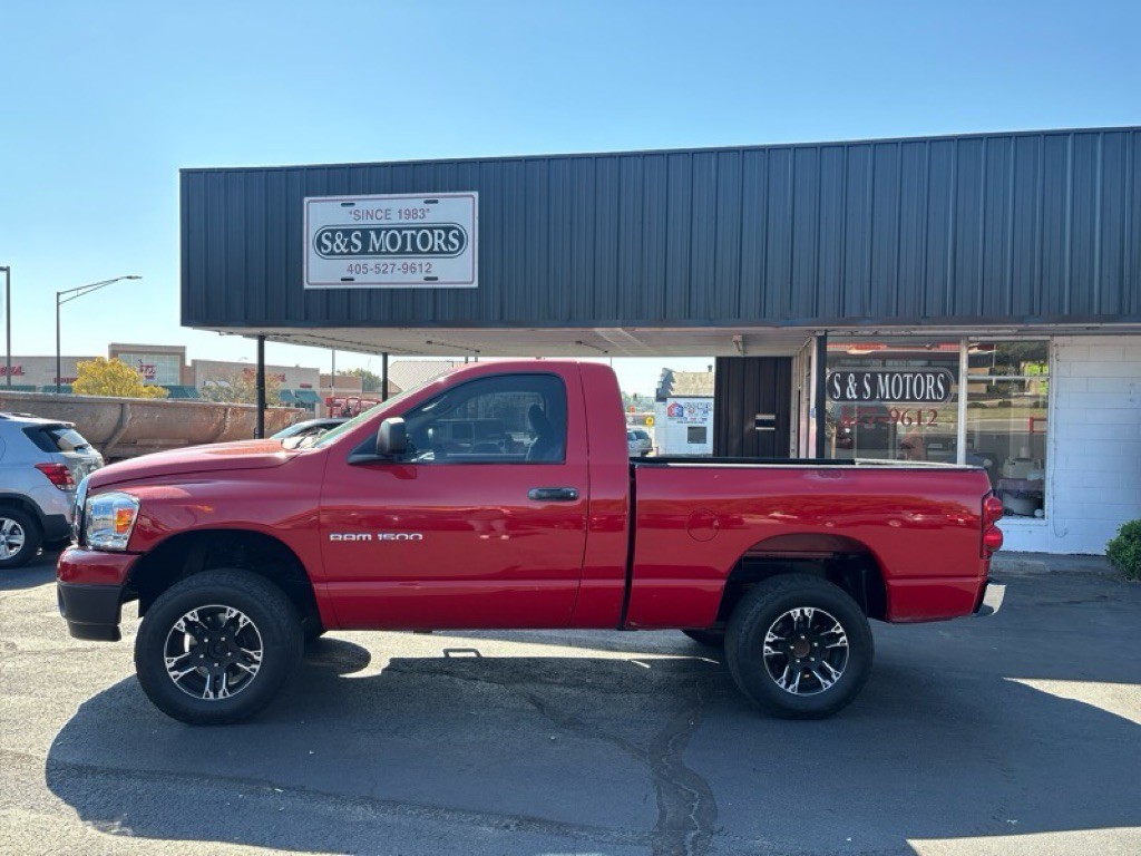 2007 Dodge Ram 1500 Image 2