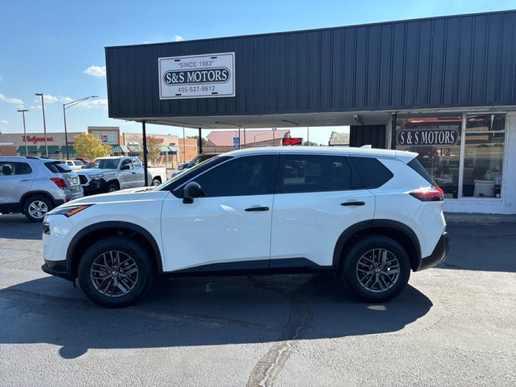 2021 Nissan Rogue Image 2