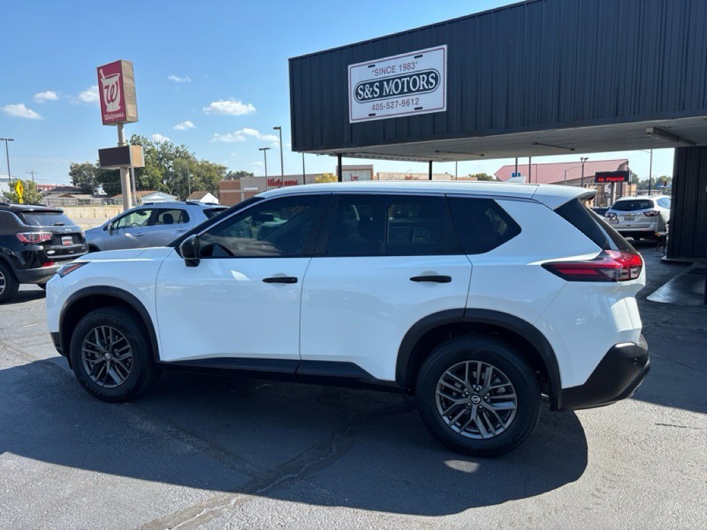 2021 Nissan Rogue Image 3