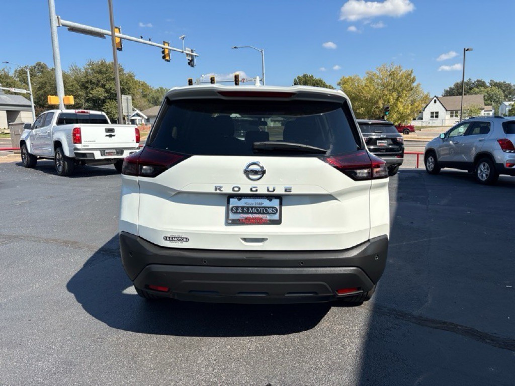 2021 Nissan Rogue Image 4