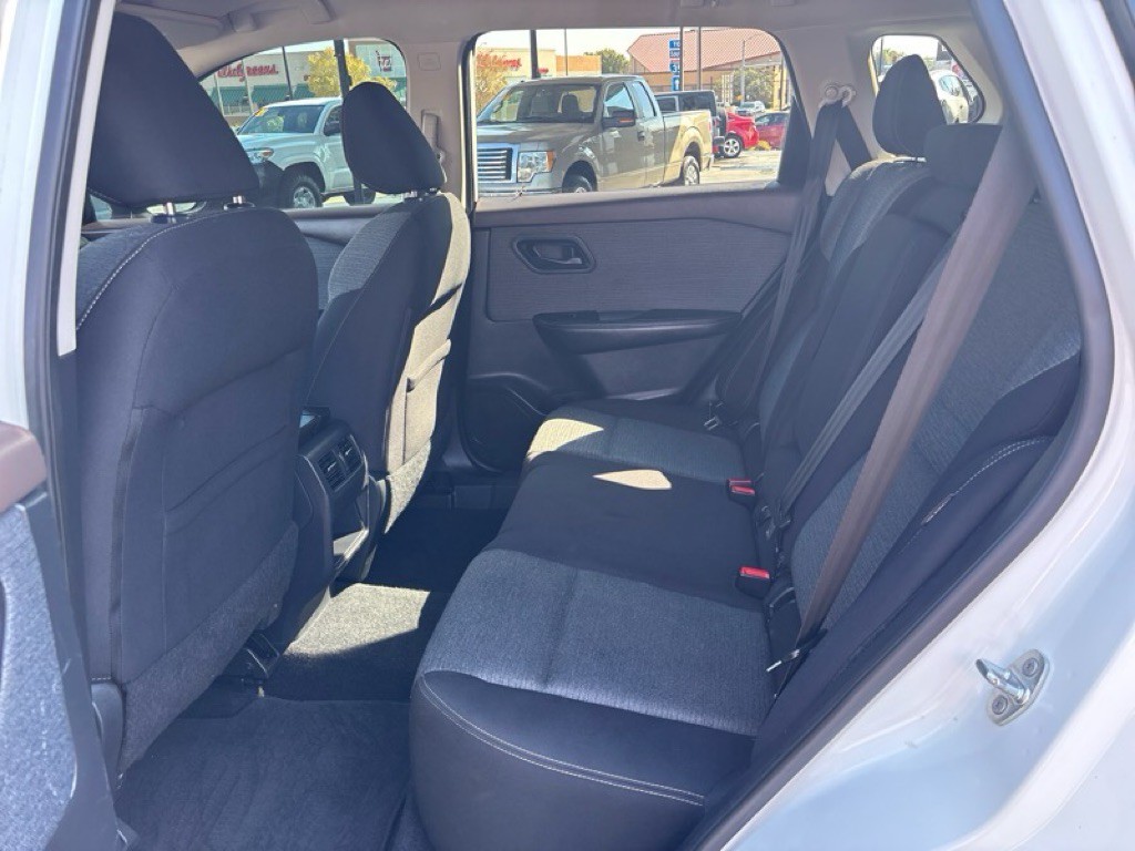 2021 Nissan Rogue Image 17