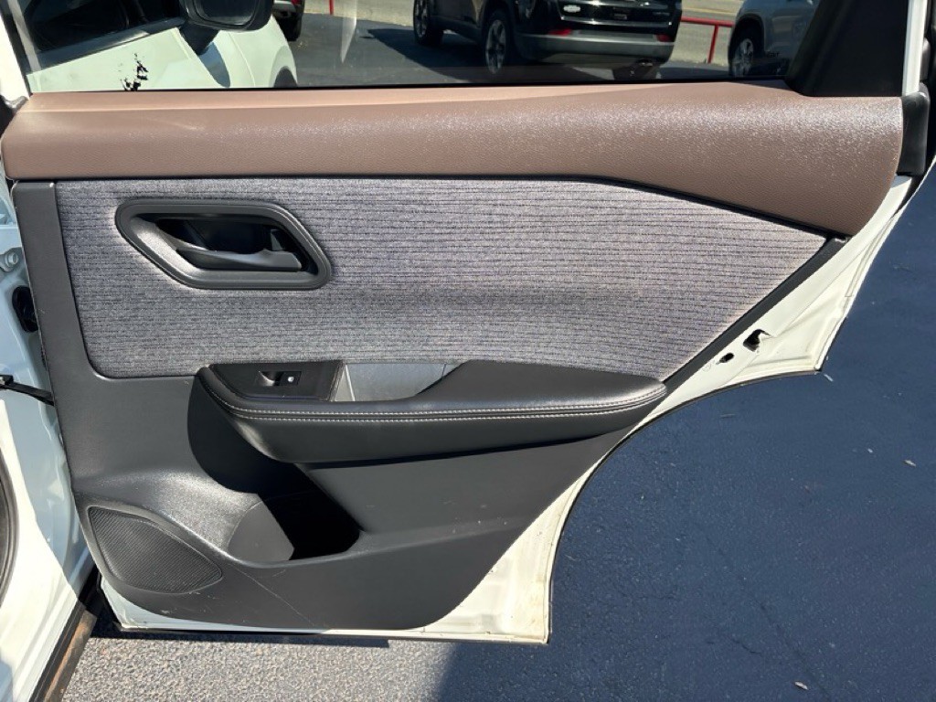 2021 Nissan Rogue Image 21