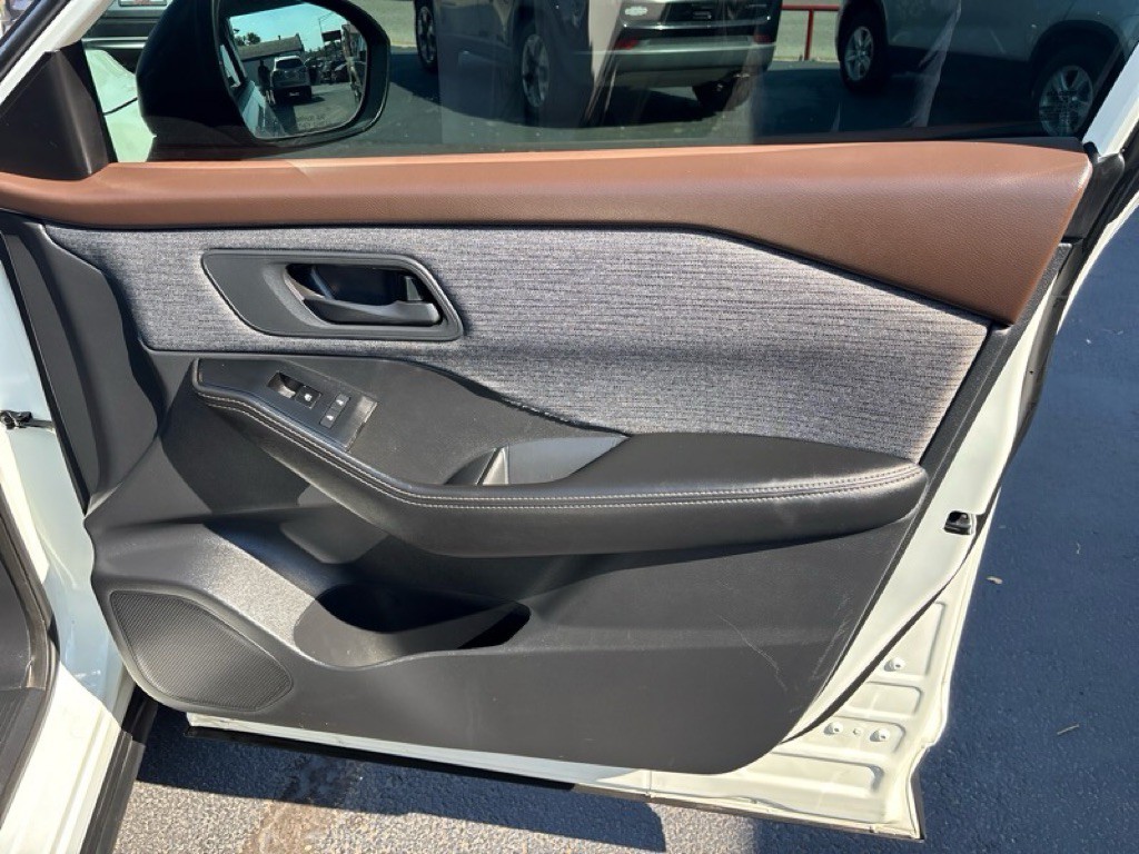 2021 Nissan Rogue Image 23