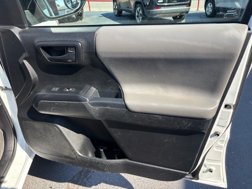 2021 Toyota Tacoma Image 21