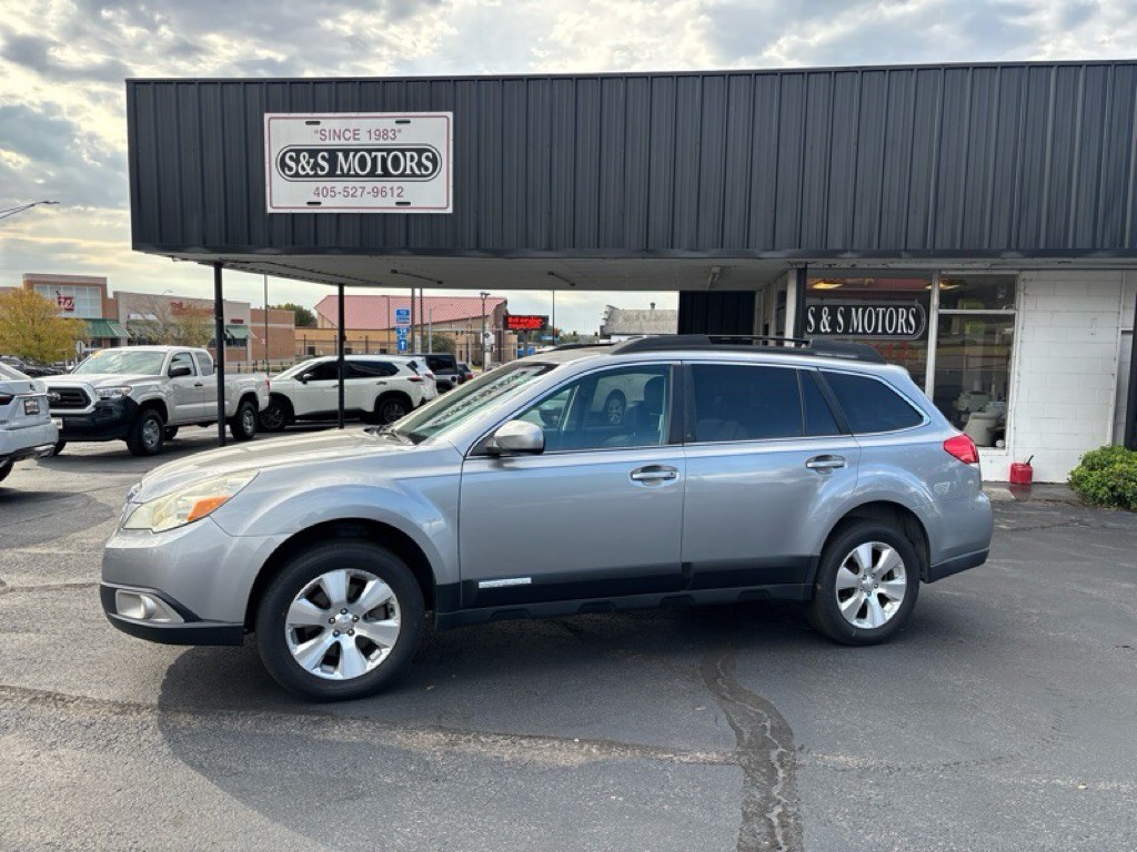 2011 Subaru Outback Image 1
