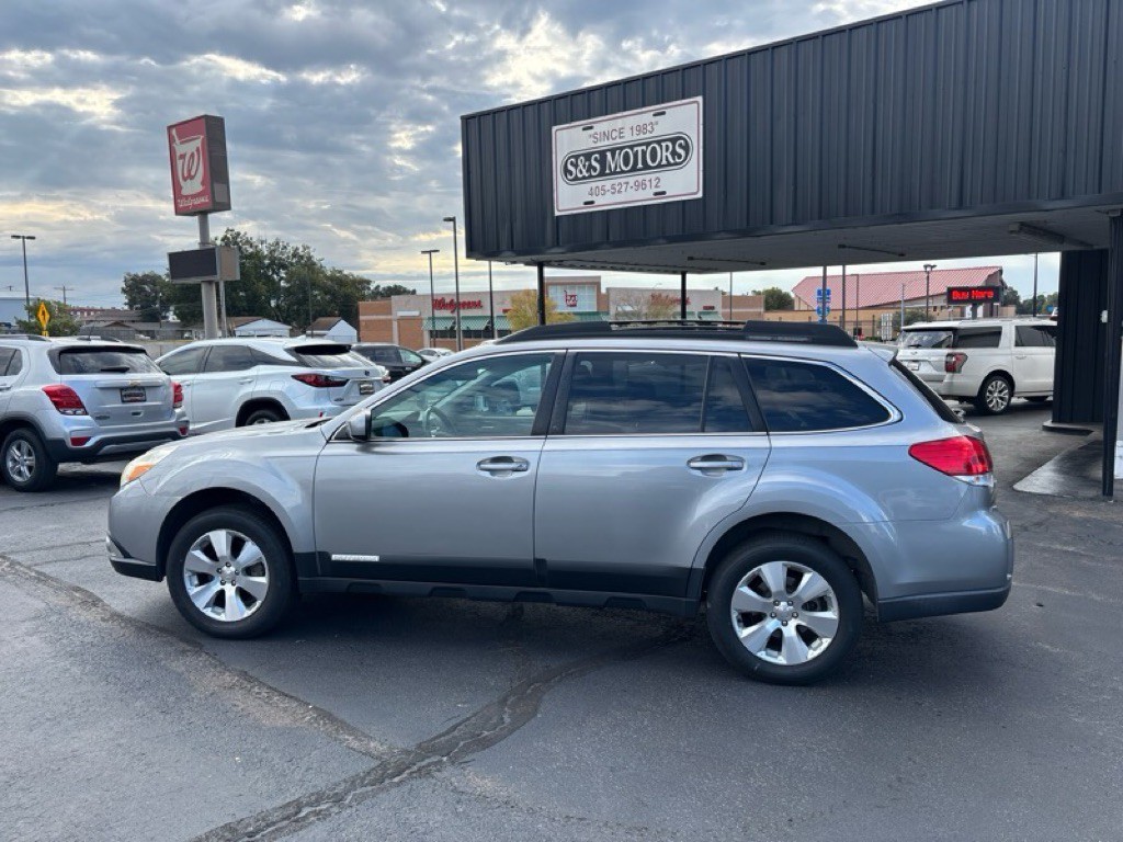 2011 Subaru Outback Image 3