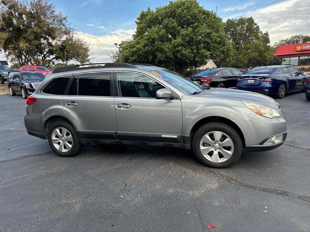 2011 Subaru Outback Image 7