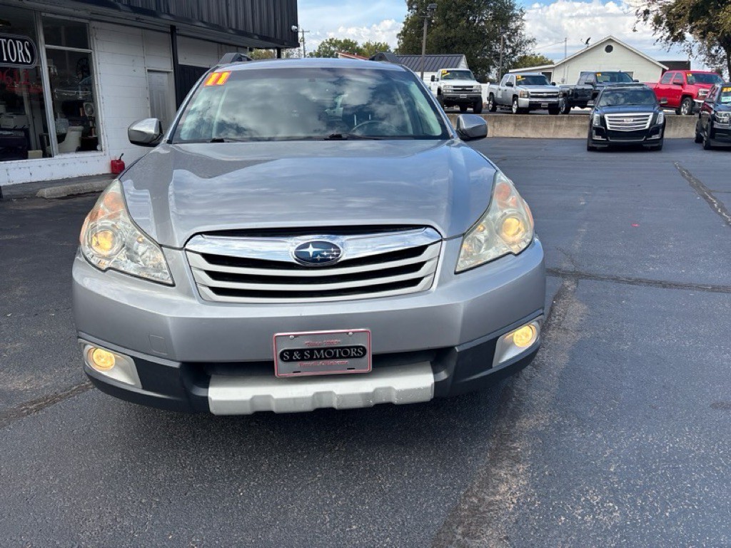 2011 Subaru Outback Image 8