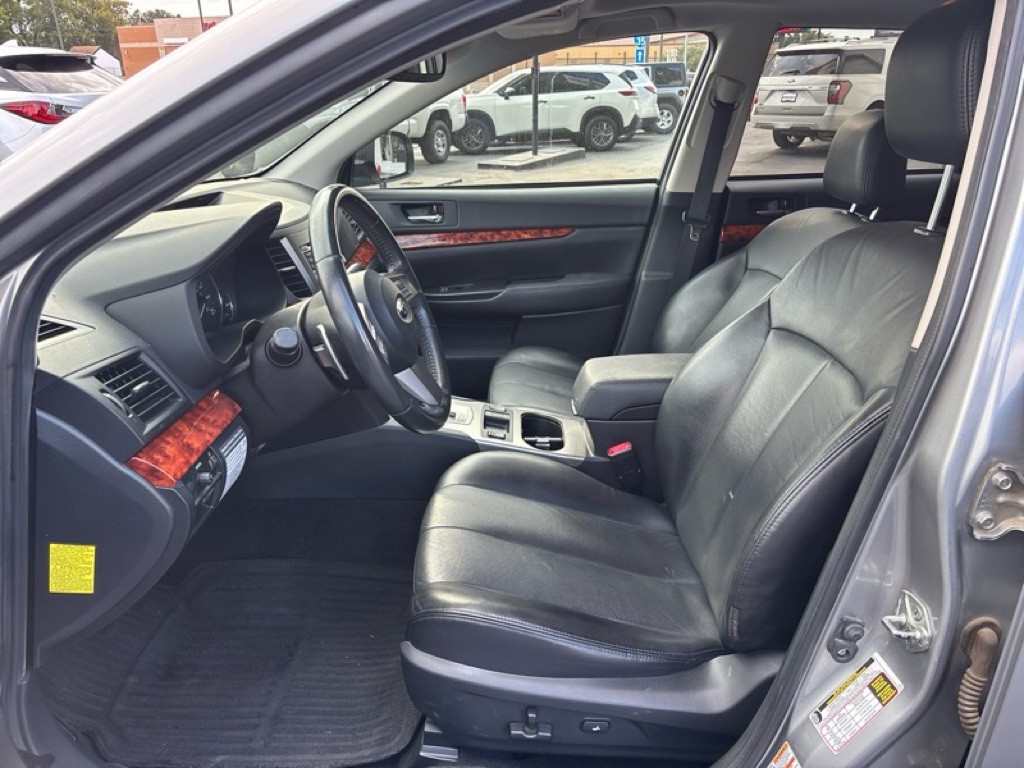 2011 Subaru Outback Image 9
