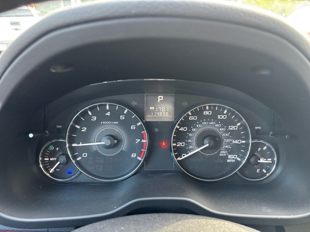 2011 Subaru Outback Image 12